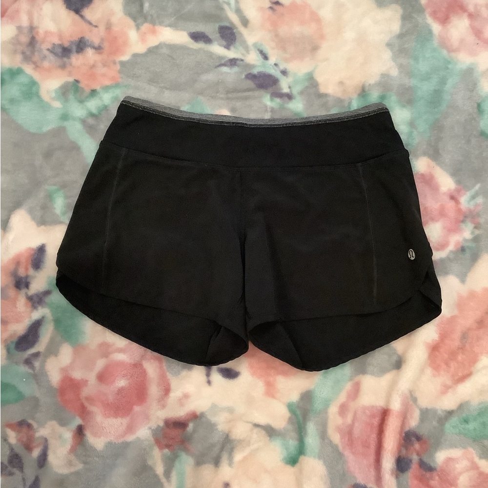 Lululemon Black speed ups low rise 4inched *Liner Cut Out